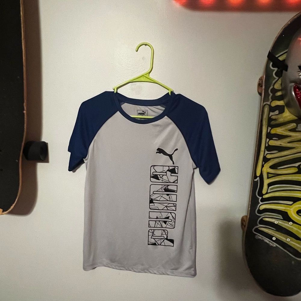 Boys youth L PUMA T-shirt